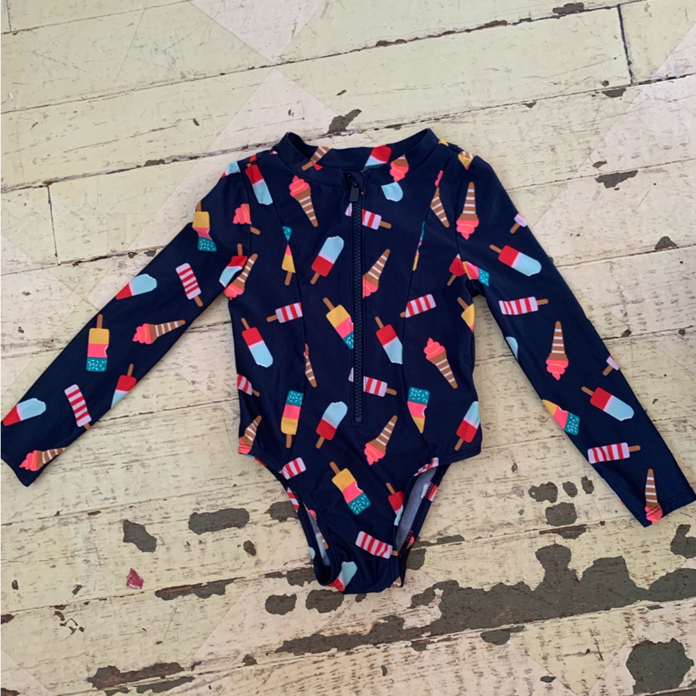 Old navy long sleeve zip up size 5t kid’s bathing suit